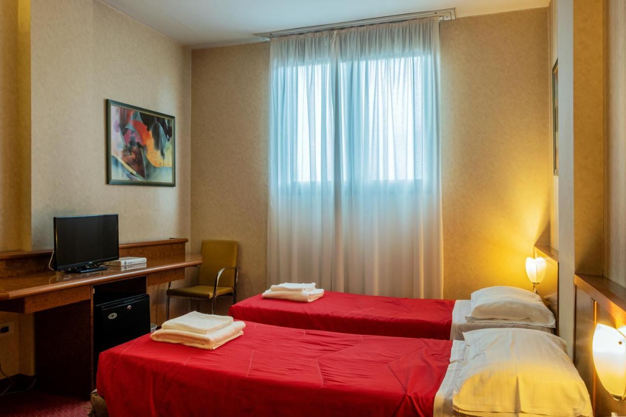 Meditur Hotel Pisa Migliarino Pisano Zewnętrze zdjęcie